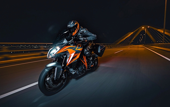 2022 KTM 1290 Super Duke GT Debuts New Nav System, Rides on R Wheels