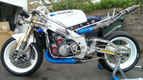 Suzuki RGV500 special build by Gary Parker