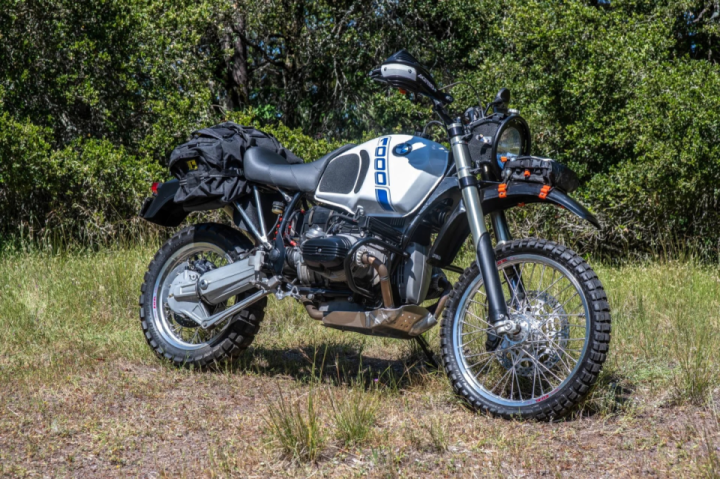 Reworked 1992 BMW R 100 GS Looks Crisp and All Geared Up for Wild Adventures