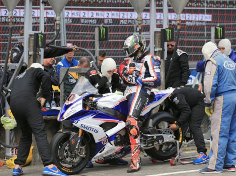 The Anatomy of an Isle of Man TT Pit Stop