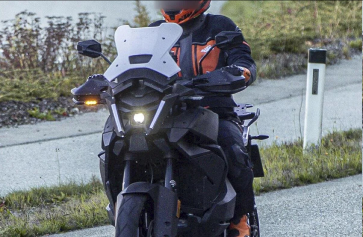 KTM unveils new face for 1290 Super Duke GT in upcoming 2024 release
