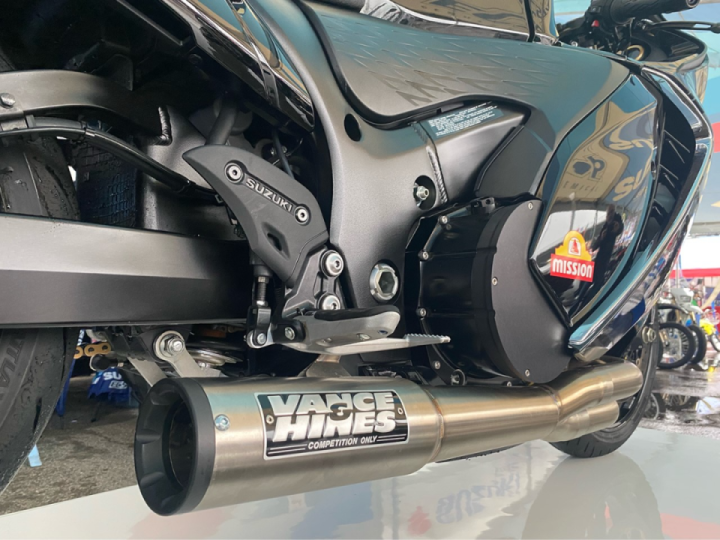 Vance & Hines Reveals New Sidewinder Exhaust System for Suzuki Hayabusa Drag Racers