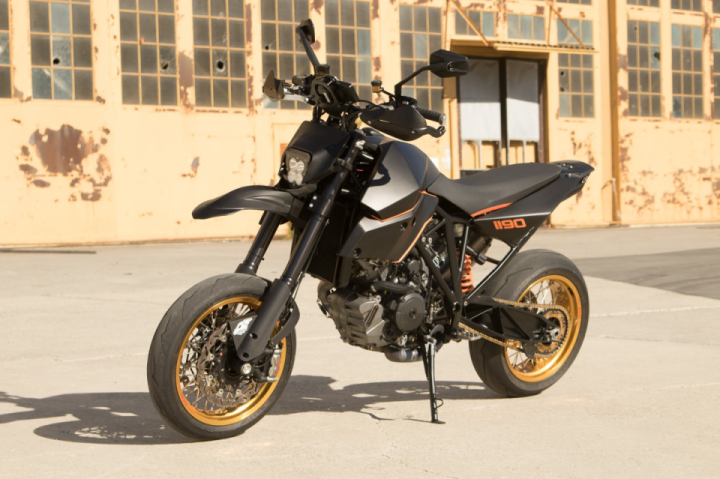 One-Off KTM 1190 Adventure R Looks Seriously Terrific Wearing Supermoto Garments
