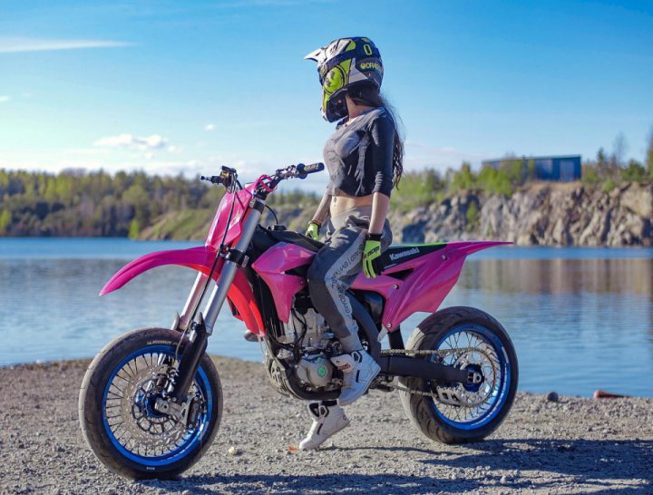 hot girls on dirtbikes