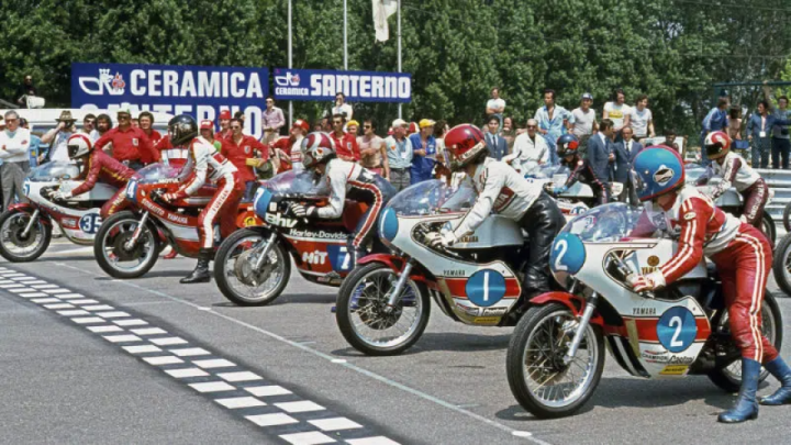 Riders line up on the grid for the 1974 350cc Italian Grand Prix