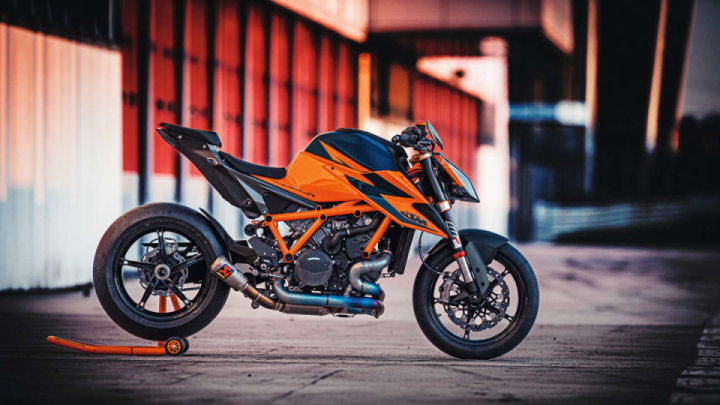 2020 KTM 1290 Super Duke R Review | A bold, unfiltered speed machine -  Autoblog