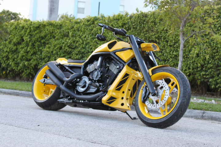 Custom Harley V-Rod "MGM" by No Limit Custom