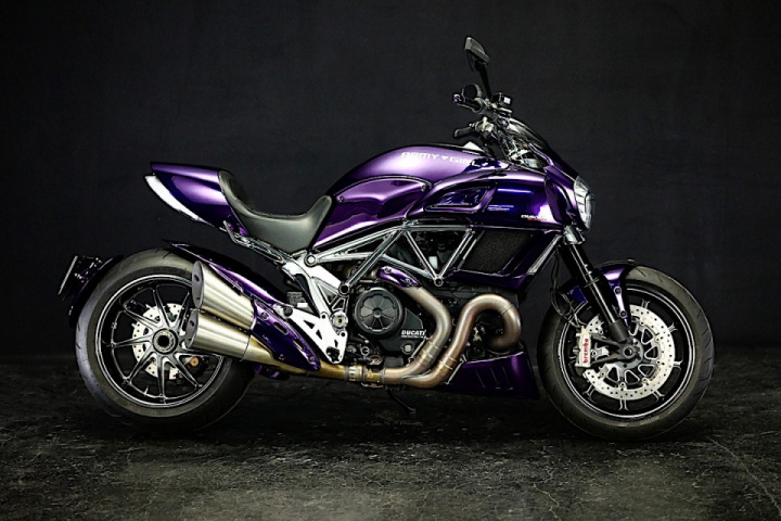 Ducati Diavel Army Girl Is All About the Paint, That’s All It Needs