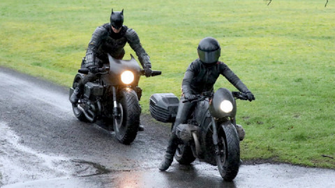 Batman on a motorcycle: the first footage from the filming