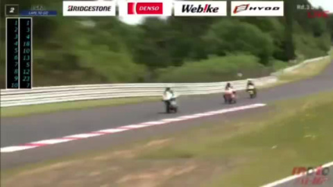 Wild incident yesterday in the J-GP3 race at Sugo