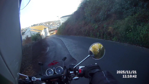Cautiously descending the hill down into Brixham this morning. 0c