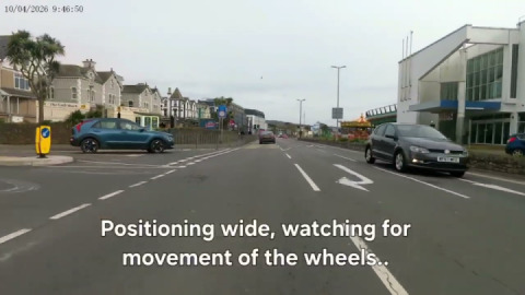 Avoiding collisions at junctions
