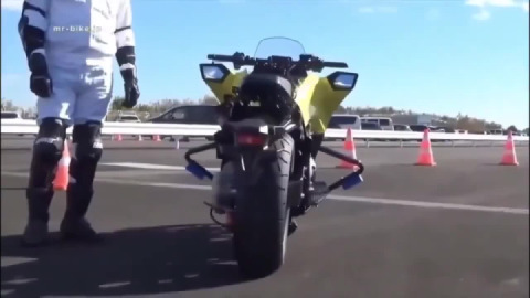  Honda unveiled a motorcycle that doesn't fall over