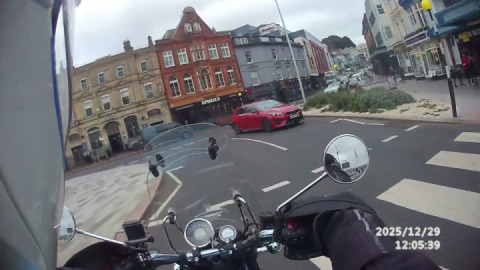 Is this the French riviera, or Torquay?