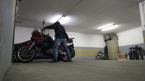 How to park a bike 