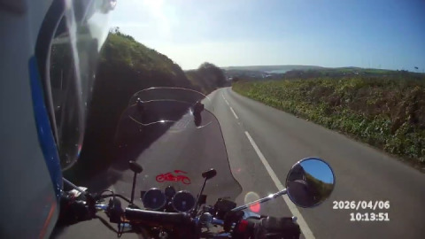 Riding towards Kingsbridge, I started to see ever increasing glimpses of the estuary,