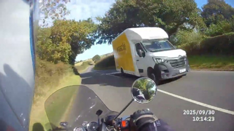 7 minutes and 20 seconds of motorcycling heaven ...
