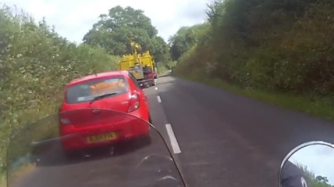 Overtaking cars that aren't brave enough...