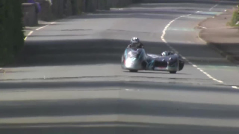 Sidecars at the Isle of Man TT Races !